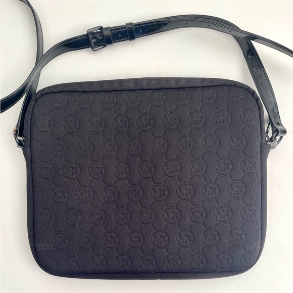 Michael Kors Bags Michael Kors Tablet Bag Poshmark